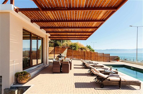 Foto 7 - Aurora Luxury Retreat - Beachfront Private Pool