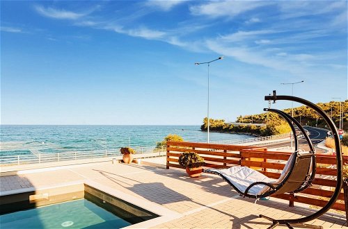 Foto 3 - Aurora Luxury Retreat - Beachfront Private Pool