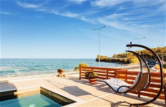 Foto 3 - Aurora Luxury Retreat - Beachfront Private Pool