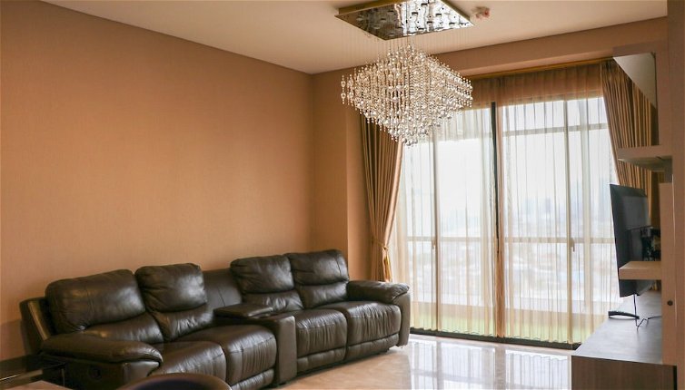 Photo 1 - Exclusive And Comfortable 3Br Sudirman Suites Apartment