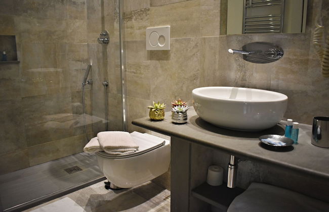 The Roman Empire Guesthouse - Photo 69