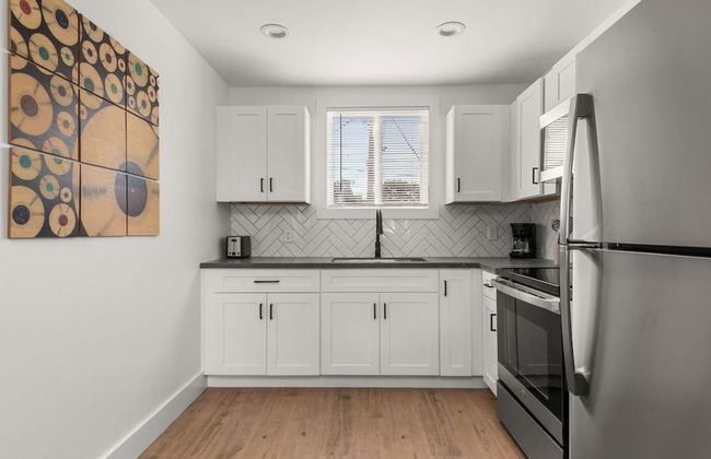 Charming Nashville Retreat Unit #2a 2 Bedroom Apts - Photo 14