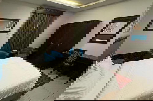Photo 14 - Al Thanaa Al Raqi Serviced Apartments