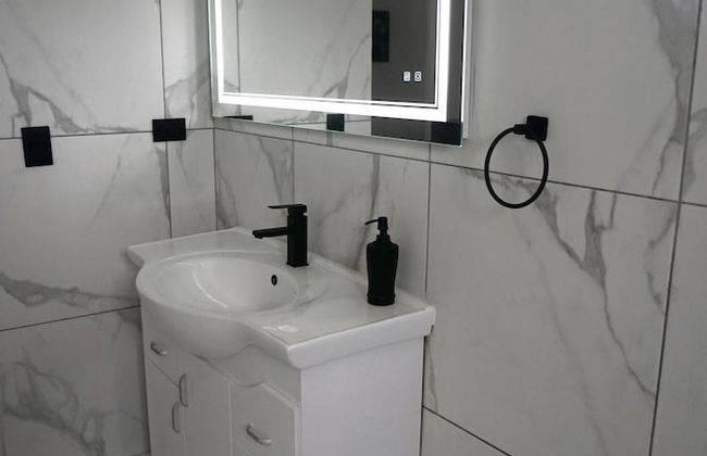 Level suites - Photo 47