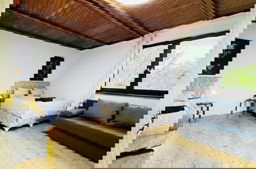 Foto 29 - Cozy House Terrace &Garden Sleeps 34