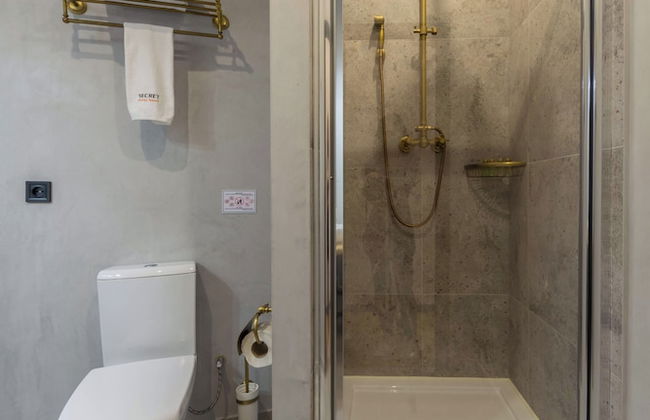 Secret Apartments - Photo 76