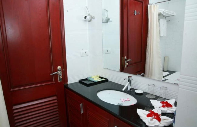 Hòa Nam Hotel - Photo 26