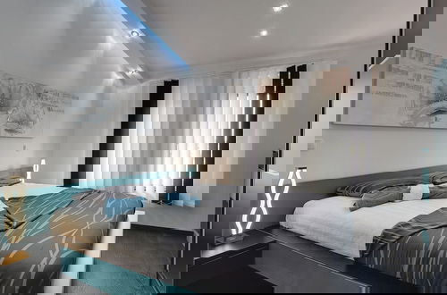 Foto 3 - Modern Villa With Private Pool Consisting of 2 Apartments Near the Beach