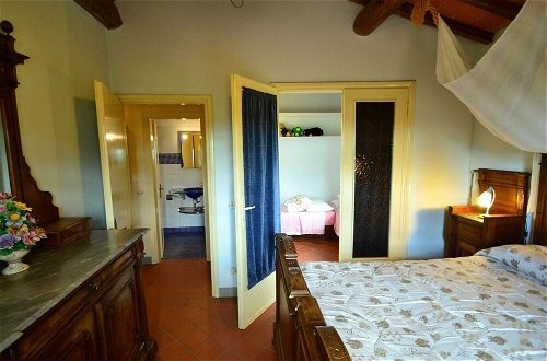 Foto 8 - Amazing Farmhouse in Montecatini Terme with Hot Tub