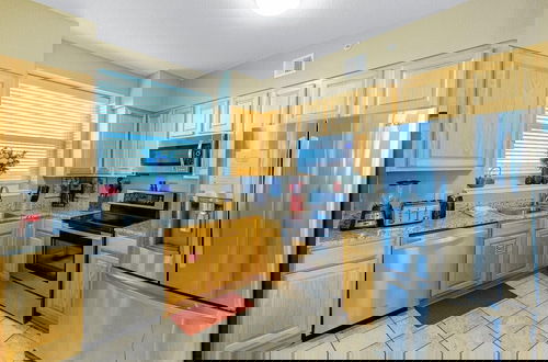 Photo 42 - Legacy Towers I