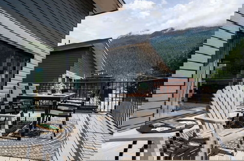 Photo 12 - The Mac Shack by Revelstoke Vacations