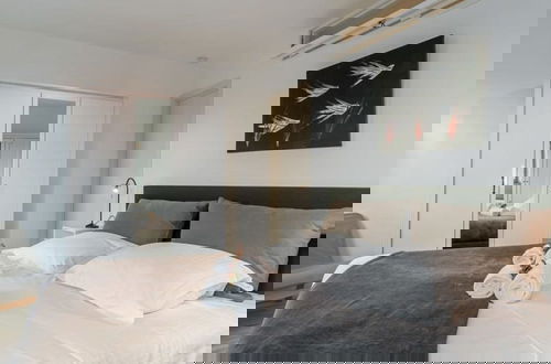 Foto 6 - Modern Apartment Near the Beach