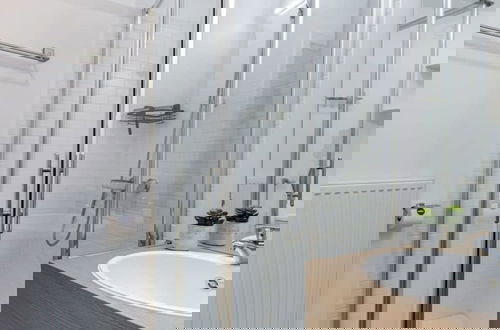 Foto 5 - Modern Apartment Near the Beach
