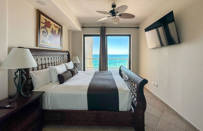 Beach Bliss Retreat 2BR Beachfront Condo - Photo 22