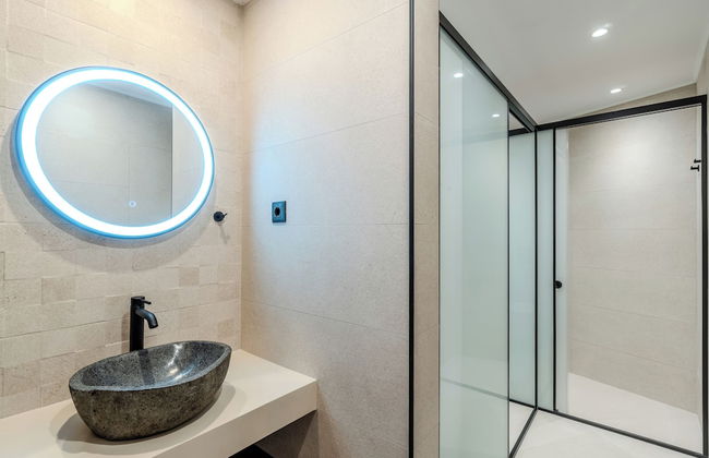 VENTUS Luxury Suites - Photo 49