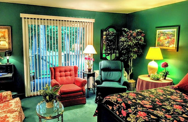 Victorian Inn Elkhart Lake Wisconsin - Photo 32