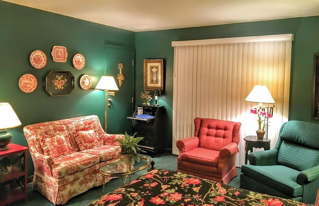Victorian Inn Elkhart Lake Wisconsin - Photo 55