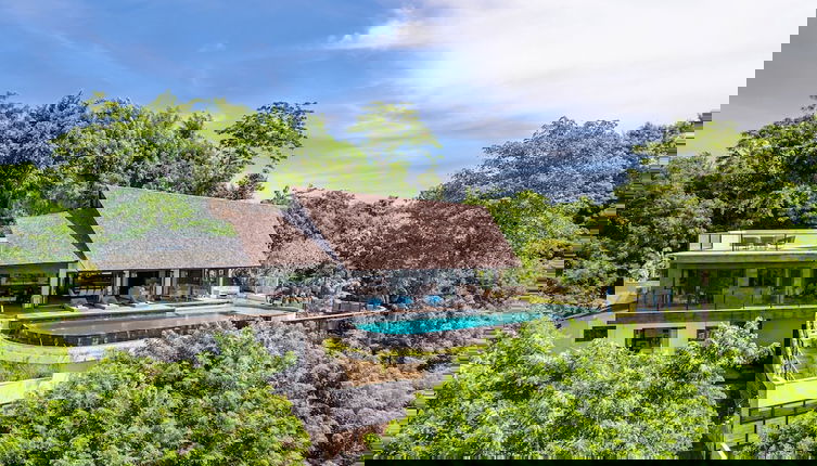 Foto 1 - Clifftop Villa 5 Mins to Bingin