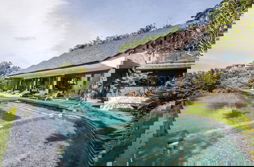 Foto 4 - Clifftop Villa 5 Mins to Bingin