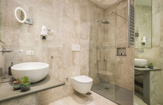 The Roman Empire Guesthouse - Photo 75