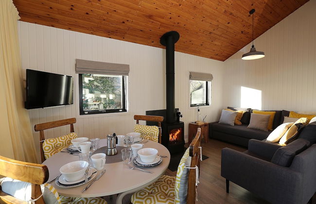 Cosy Modern Nordic Lodge w/ Loch View & Log Burner - Photo 7