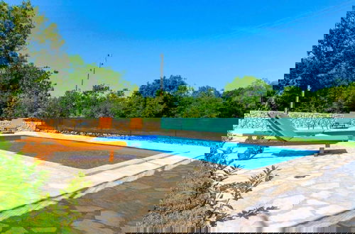 Foto 15 - Tranquil Oasis Holiday Home Primorski Dolac With Pool