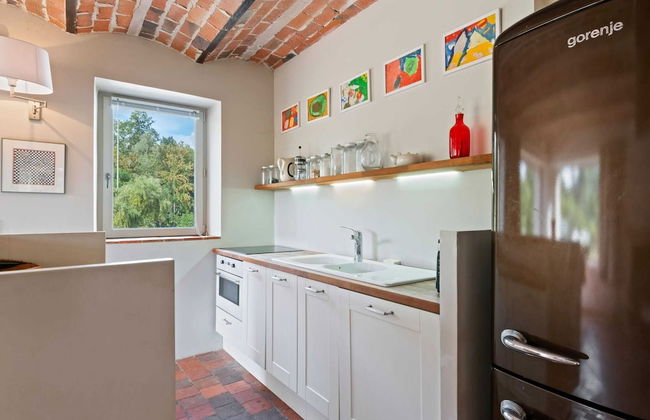 Charming Holiday Home in Yevre-la-ville With Pool - Foto 18