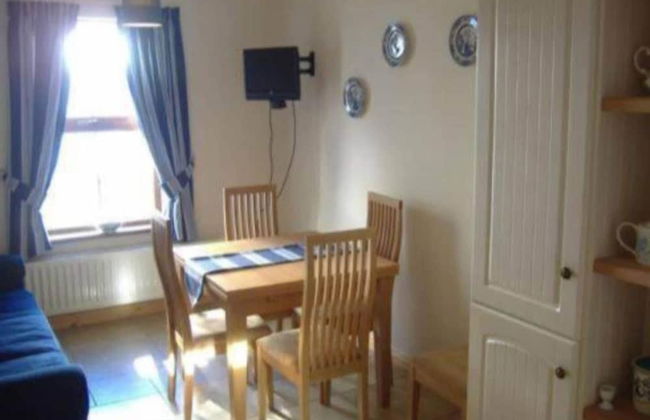Twin Room Ensuite Near Hillsborough Palaces - Photo 12
