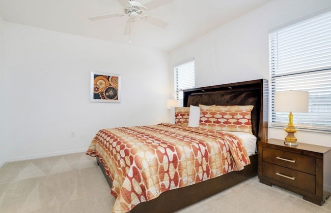 Beautiful 4 Bedroom Home Near Disney! 4 Villa by Redawning - Foto 9