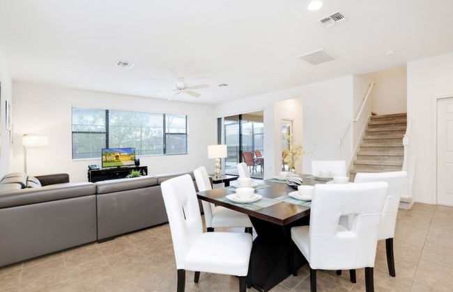 Beautiful 4 Bedroom Home Near Disney! 4 Villa by Redawning - Foto 13