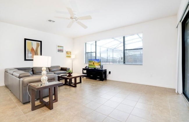 Beautiful 4 Bedroom Home Near Disney! 4 Villa by Redawning - Foto 17