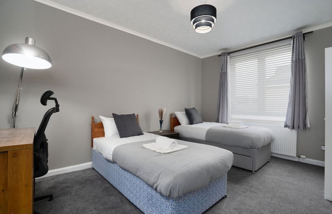 2-bed Flat, Wishaw, Free Parking, Family-friendly - Foto 2