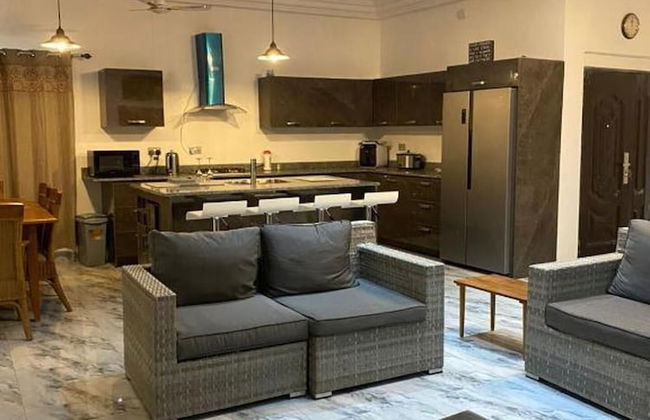 3 Bed Villa-private Garden-offstreetparking-aircon - Foto 20