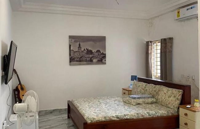 3 Bed Villa-private Garden-offstreetparking-aircon - Foto 3