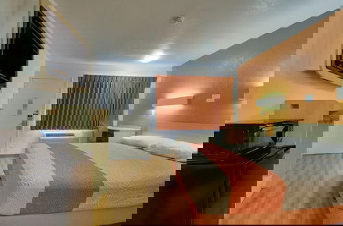 Photo 5 - AVERA SUITES