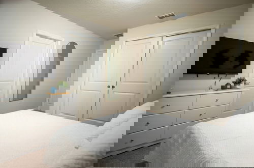 Foto 51 - Stunning 10 Bed Home With Themed Rooms Pool