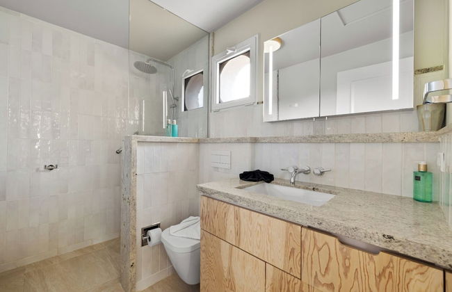 The Bellafonte - Luxury Oceanfront Hotel - Photo 64