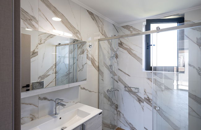 MOSSA CITY APARTMENTS - Photo 11