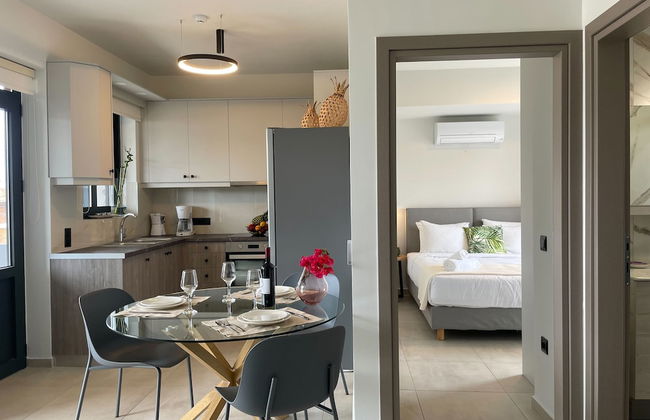 MOSSA CITY APARTMENTS - Photo 8