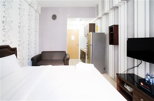 Photo 3 - Best Location And Cozy Stay Studio At Bale Hinggil Apartment