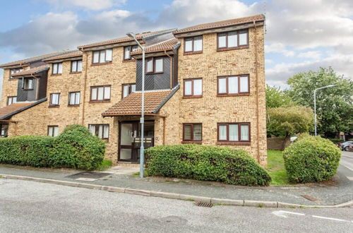 Photo 38 - Immaculate 2-bed Apartment in Dagenham