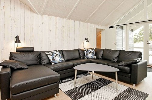 Photo 12 - 10 Person Holiday Home in Blavand