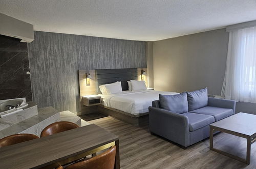 Photo 11 - Radisson Hotel Montreal Airport