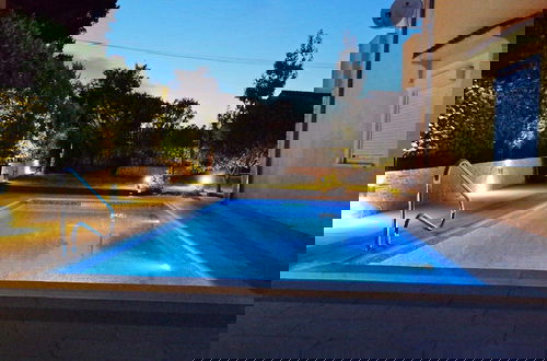 Photo 35 - Spacious House Apartment With Terrace, Near the Beach