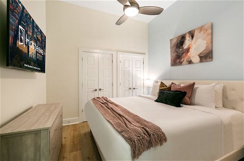 Photo 17 - Amazing 4Bed Condo Steps from French Quarter