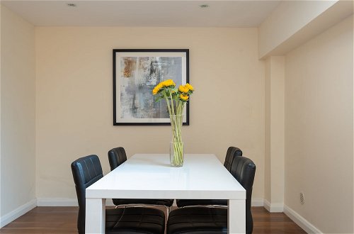 Photo 14 - Beautiful 2-bed Apartment in London