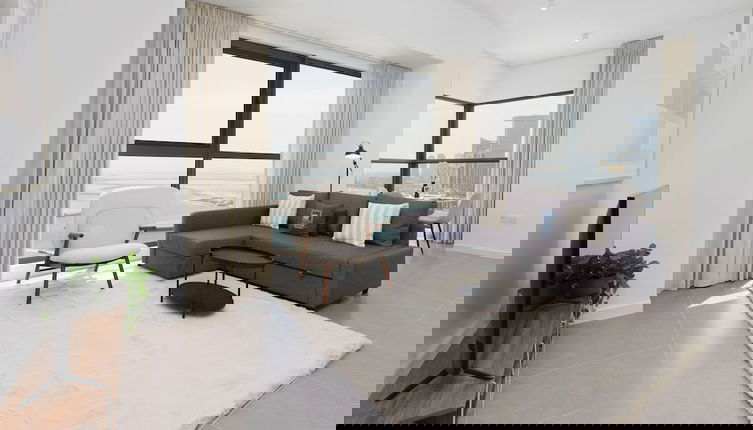 Photo 1 - Maison Privee - Modern & Panoramic Sea View Apt on Al Reem Island