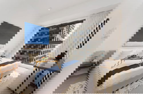 Photo 3 - Maison Privee - Modern & Panoramic Sea View Apt on Al Reem Island