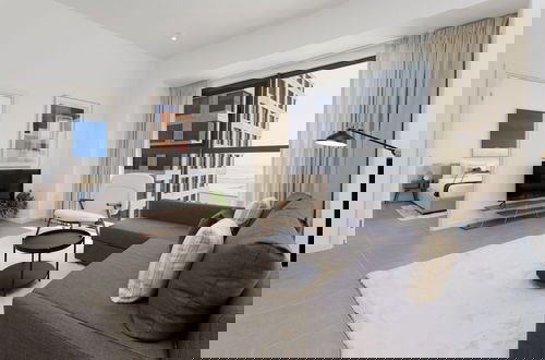 Photo 9 - Maison Privee - Modern & Panoramic Sea View Apt on Al Reem Island