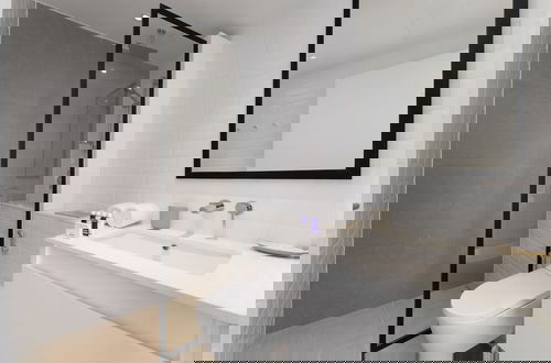 Photo 12 - Maison Privee - Modern & Panoramic Sea View Apt on Al Reem Island